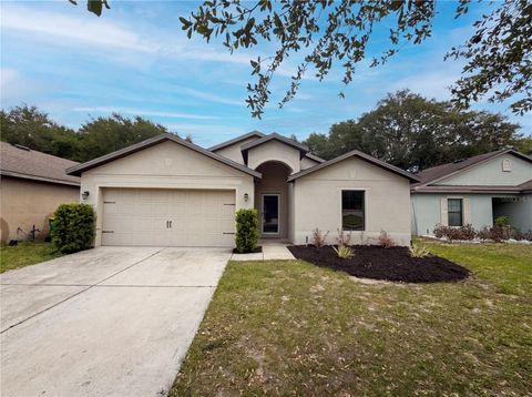 Photo of 2440 Bracknell Forest Trail, Tavares, FL 32778 (MLS # O6401822)