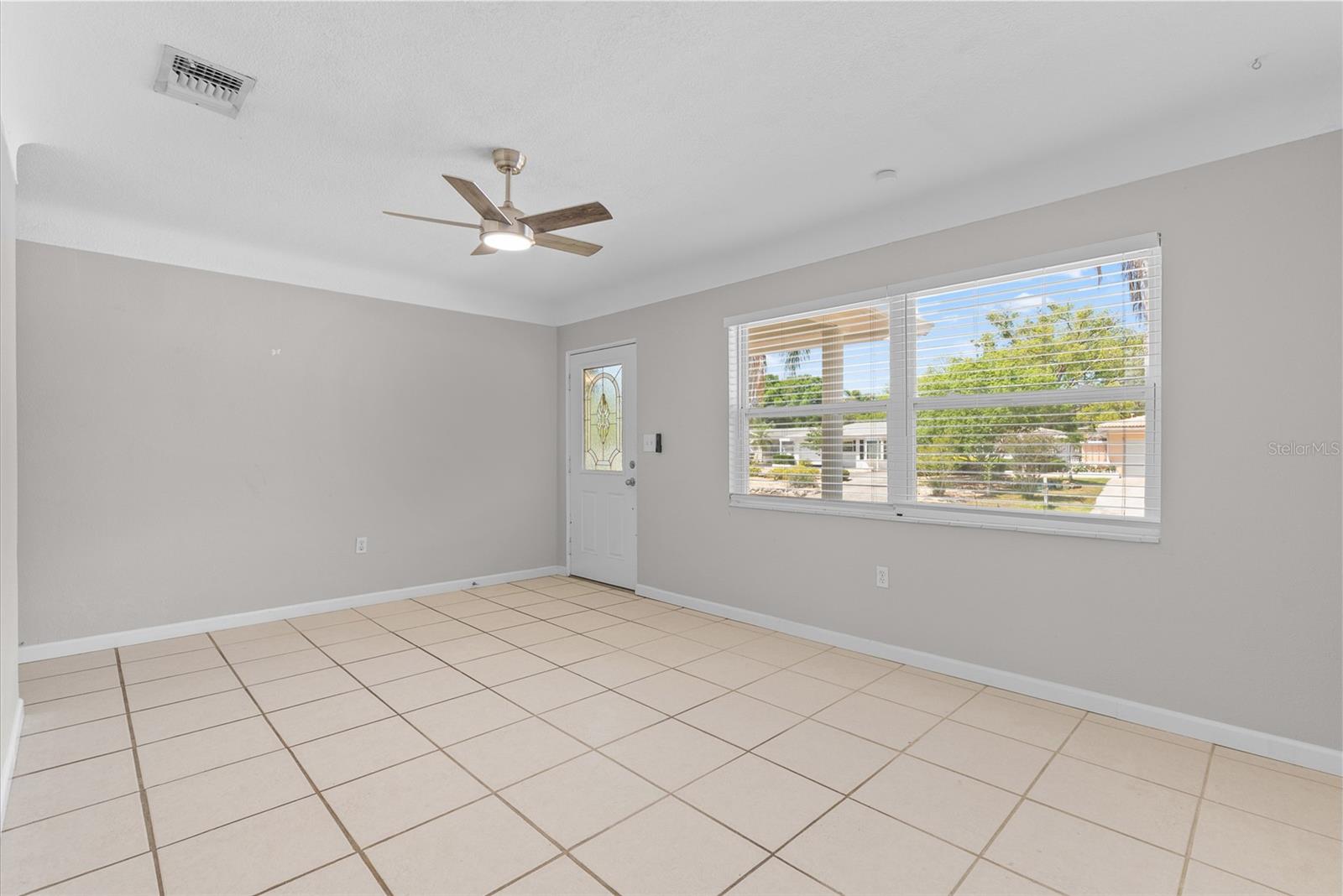 KENNETH CITY UNIT 1 REV - Residential