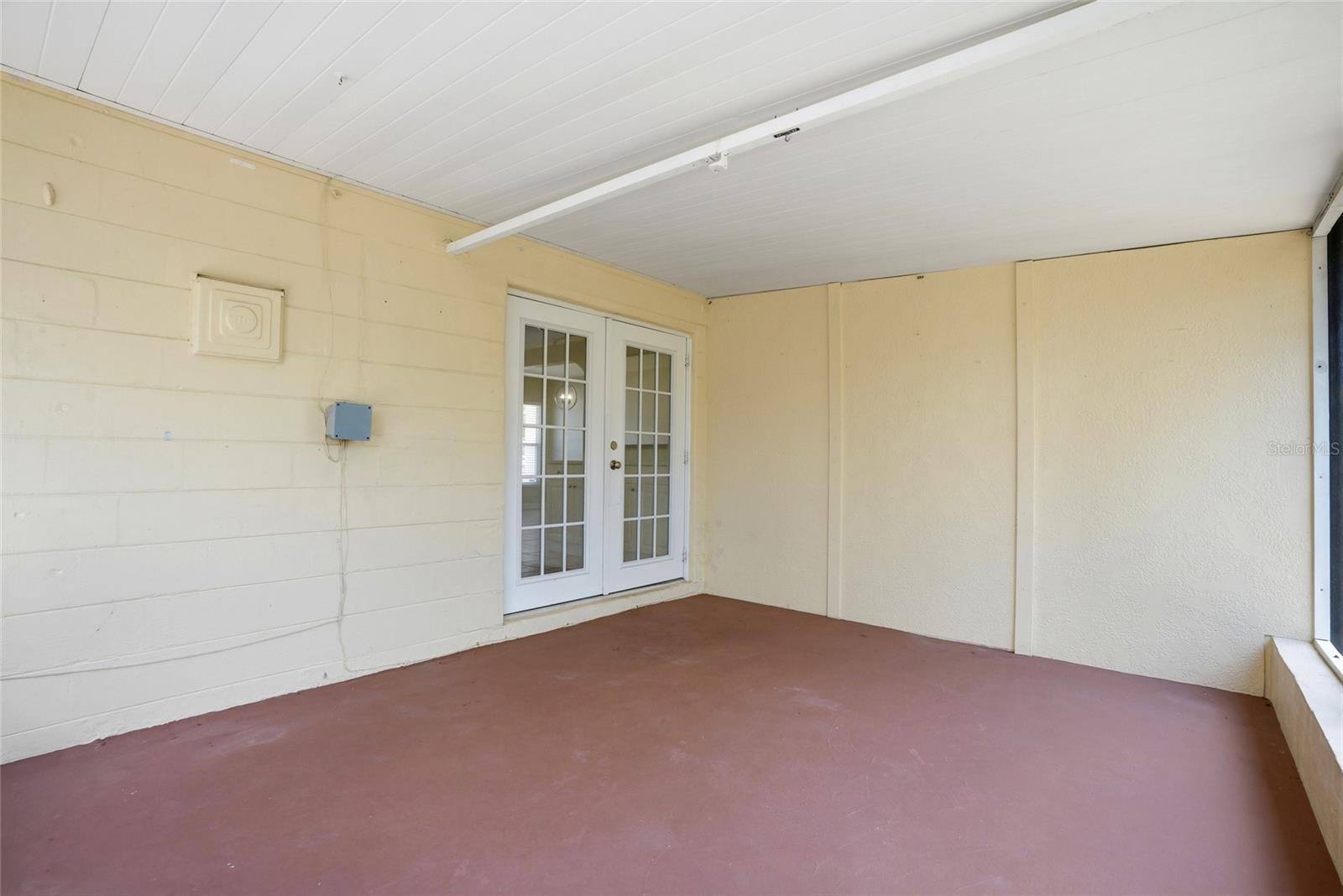 KENNETH CITY UNIT 1 REV - Residential