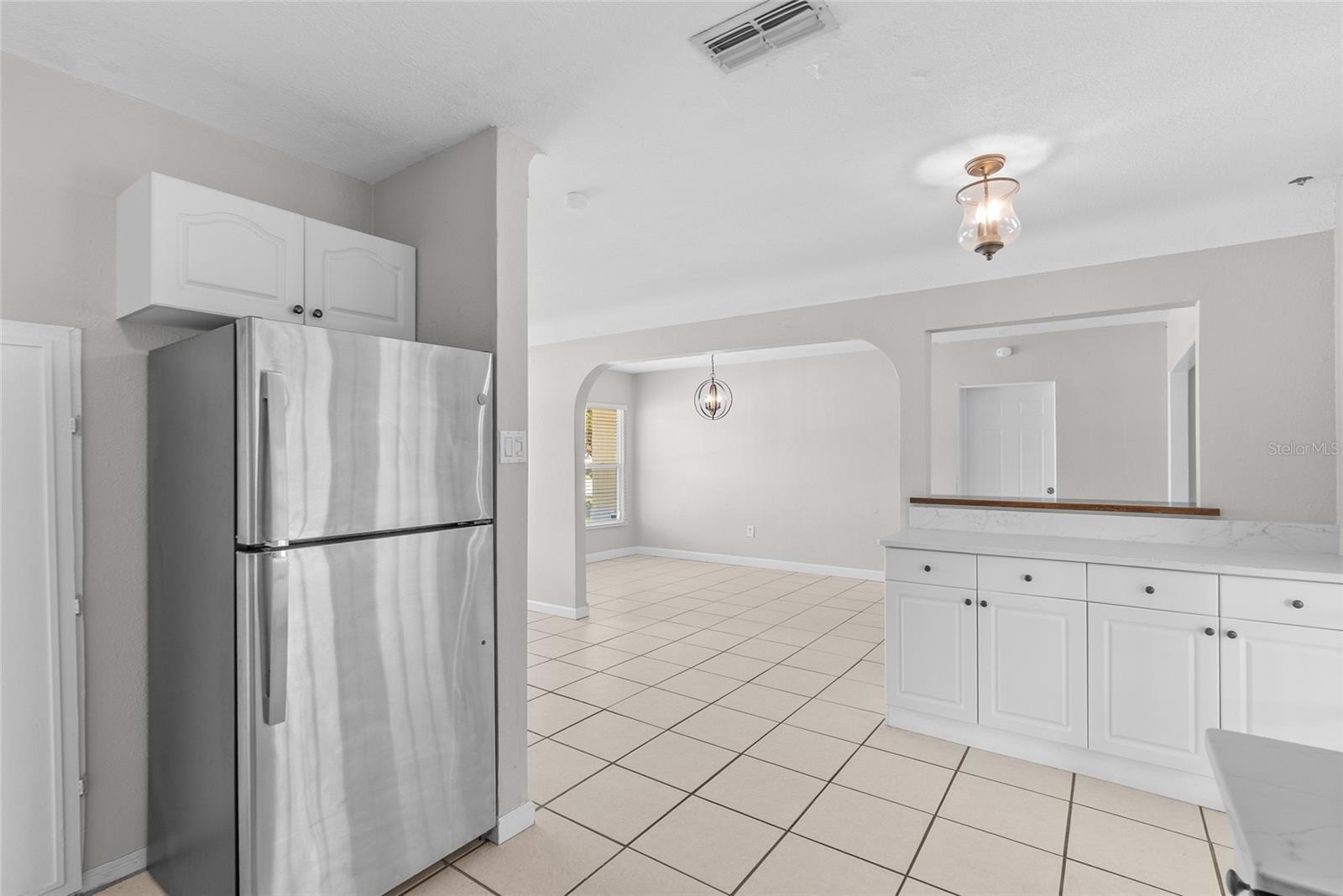 KENNETH CITY UNIT 1 REV - Residential