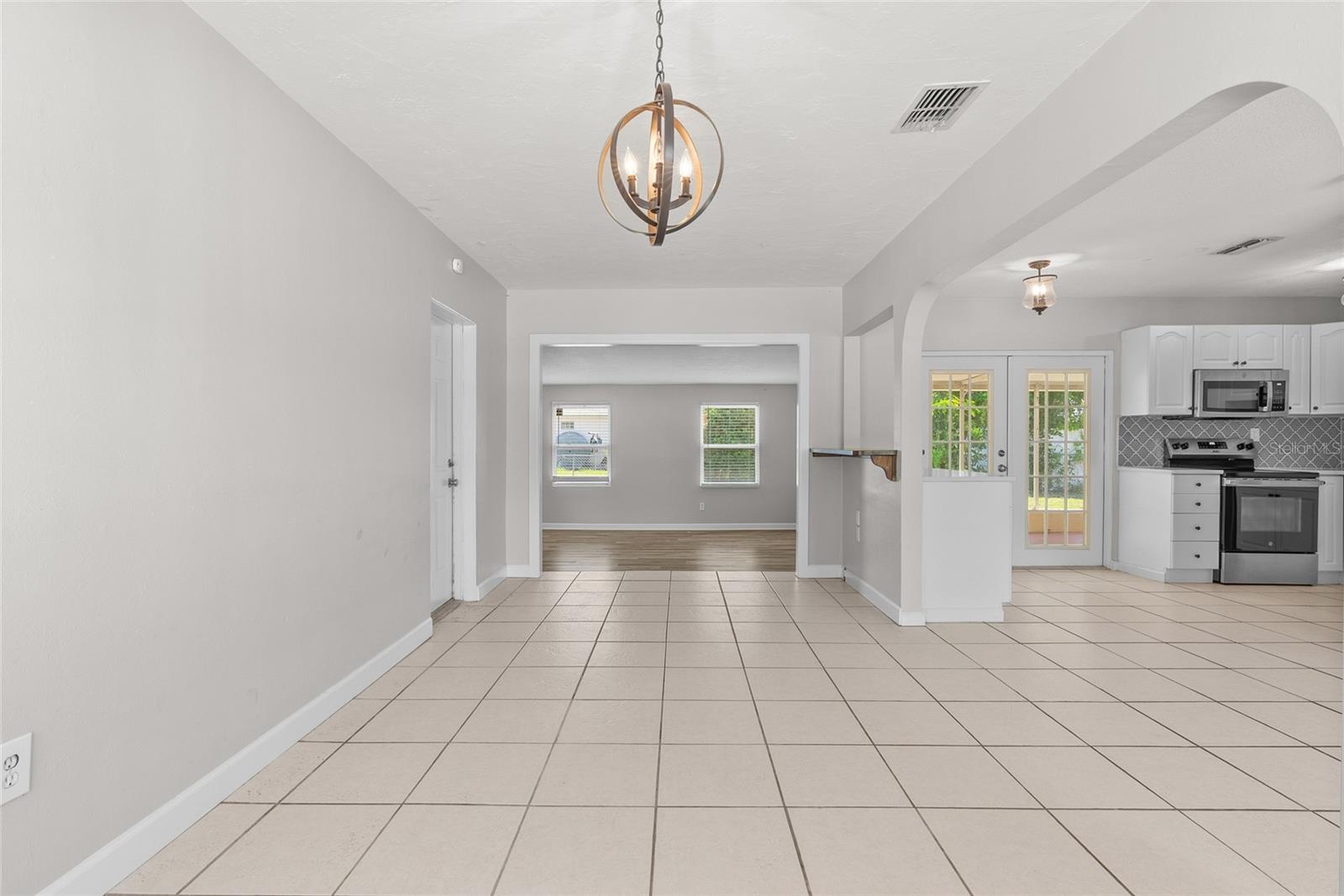 KENNETH CITY UNIT 1 REV - Residential