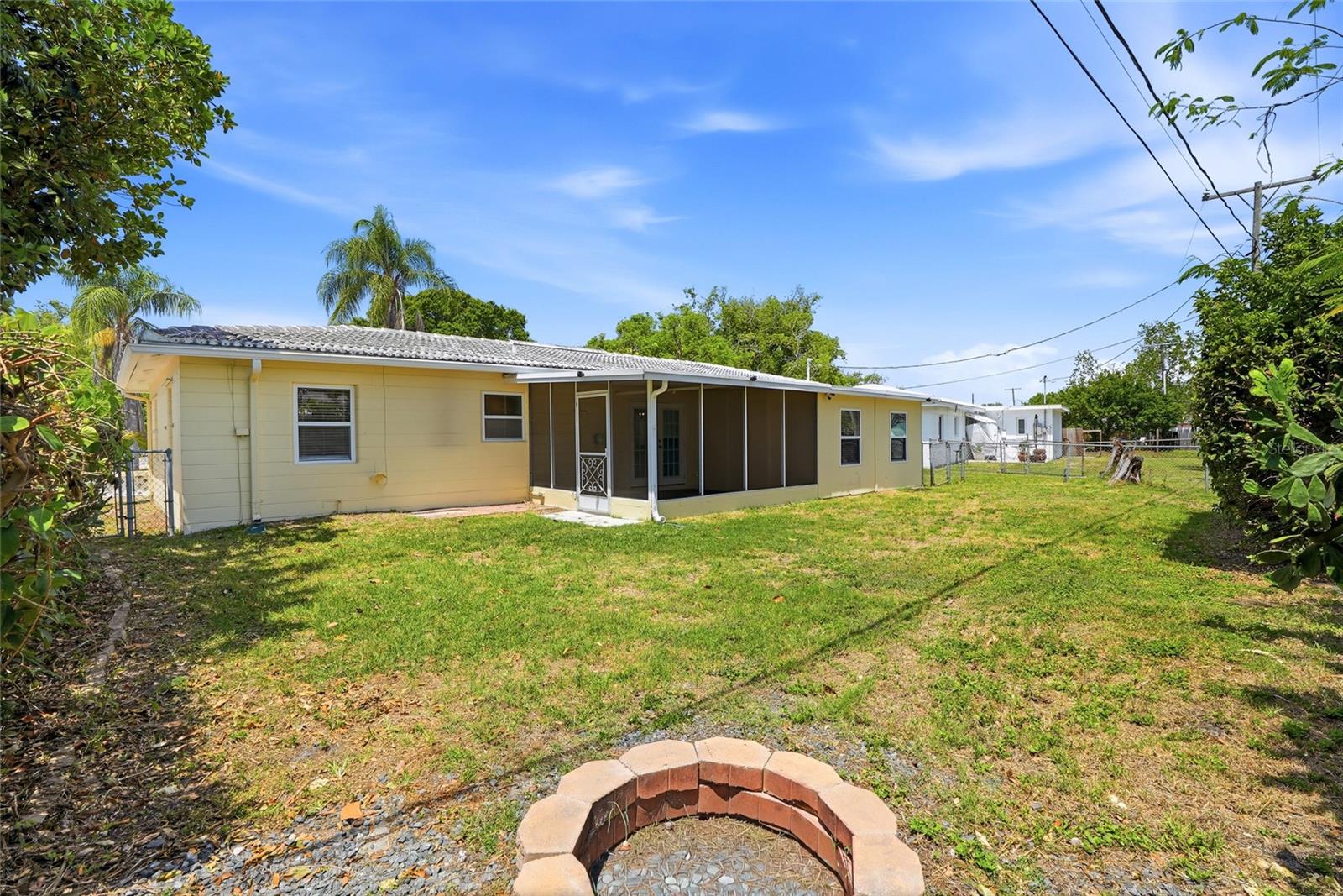 KENNETH CITY UNIT 1 REV - Residential