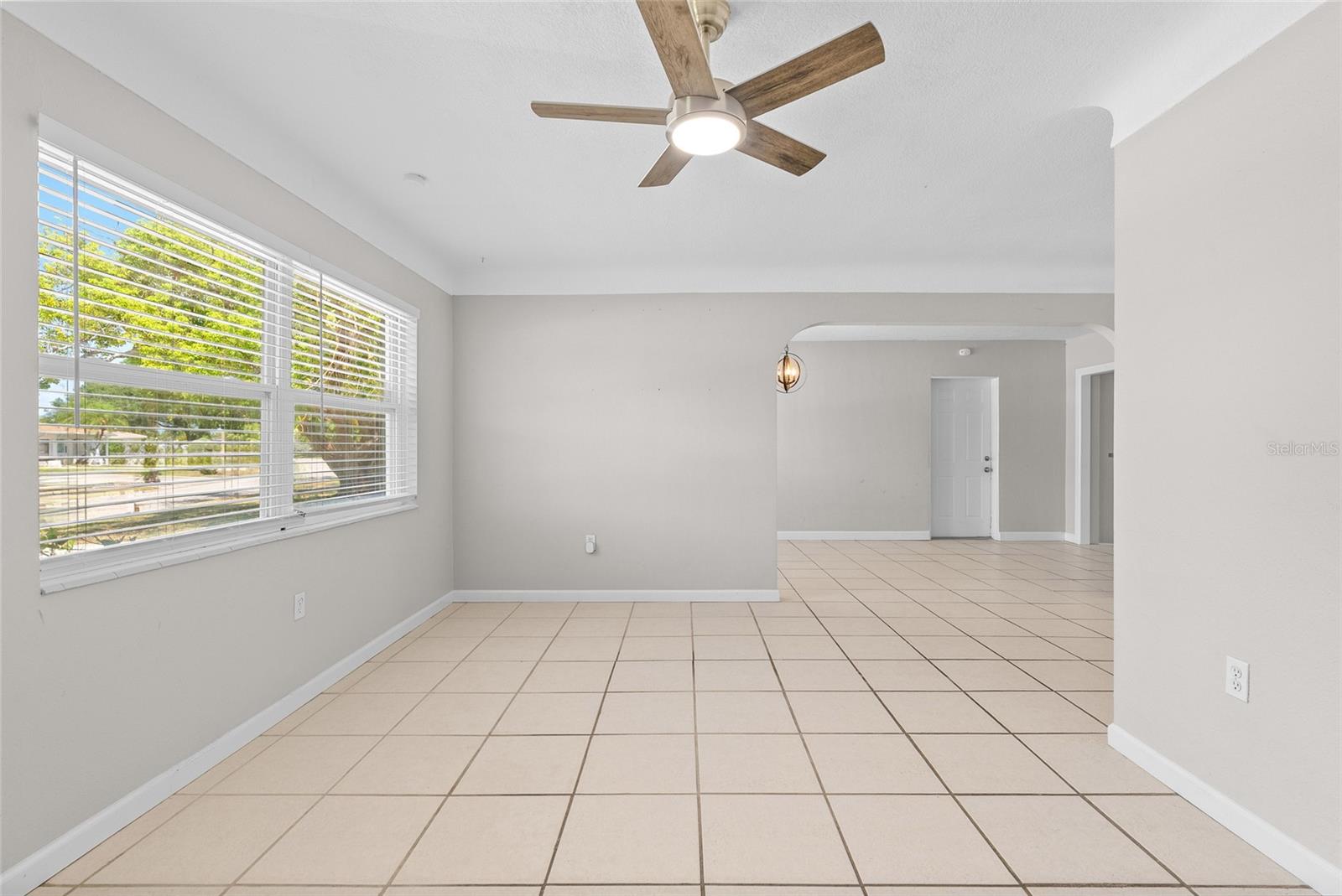 KENNETH CITY UNIT 1 REV - Residential