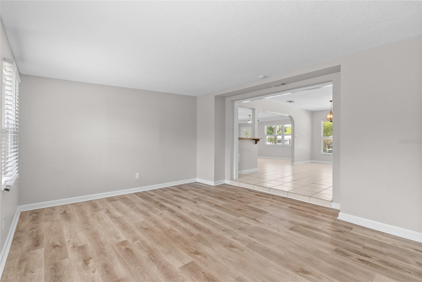 KENNETH CITY UNIT 1 REV - Residential