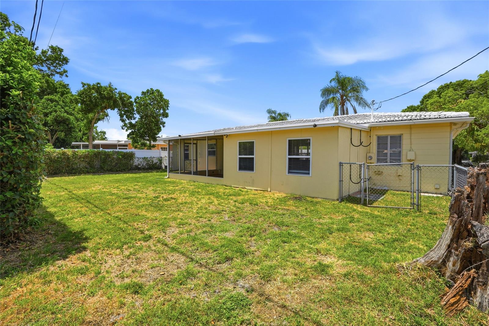 KENNETH CITY UNIT 1 REV - Residential