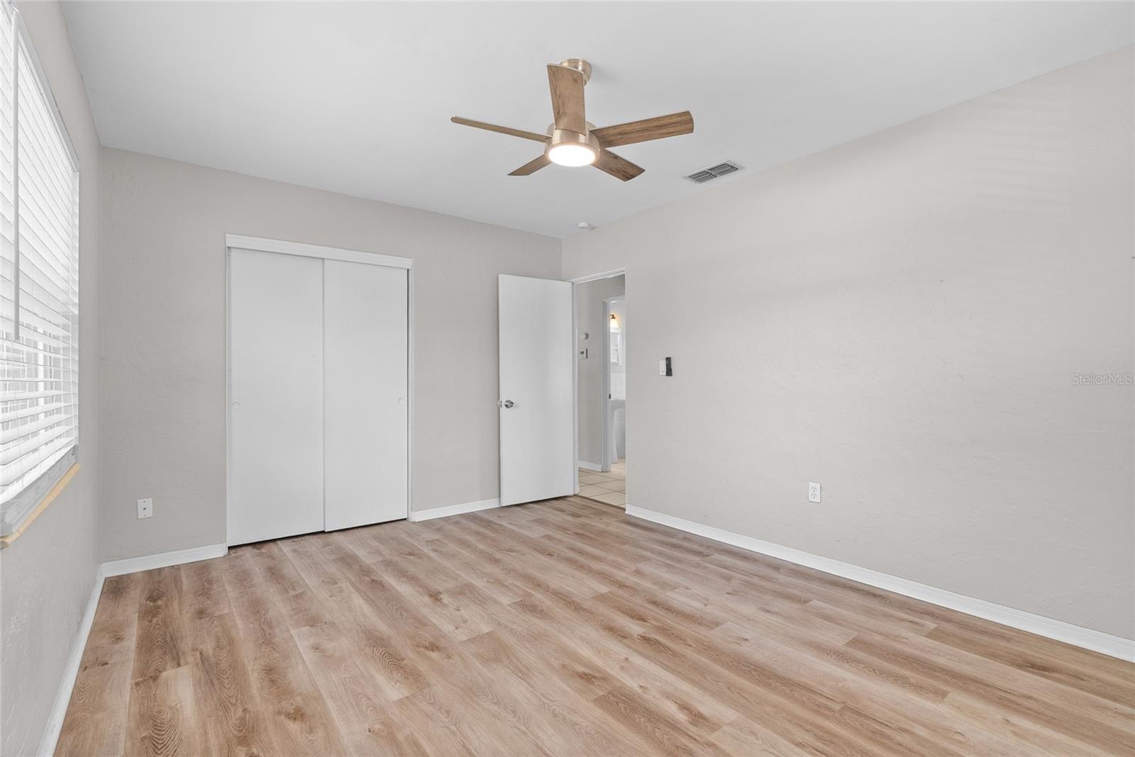 KENNETH CITY UNIT 1 REV - Residential