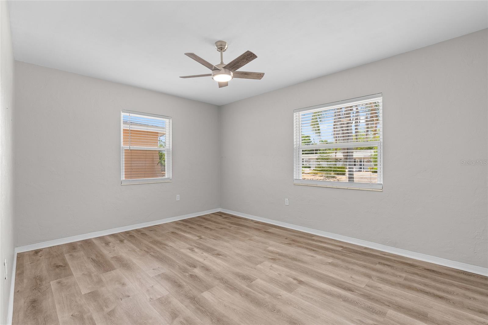 KENNETH CITY UNIT 1 REV - Residential