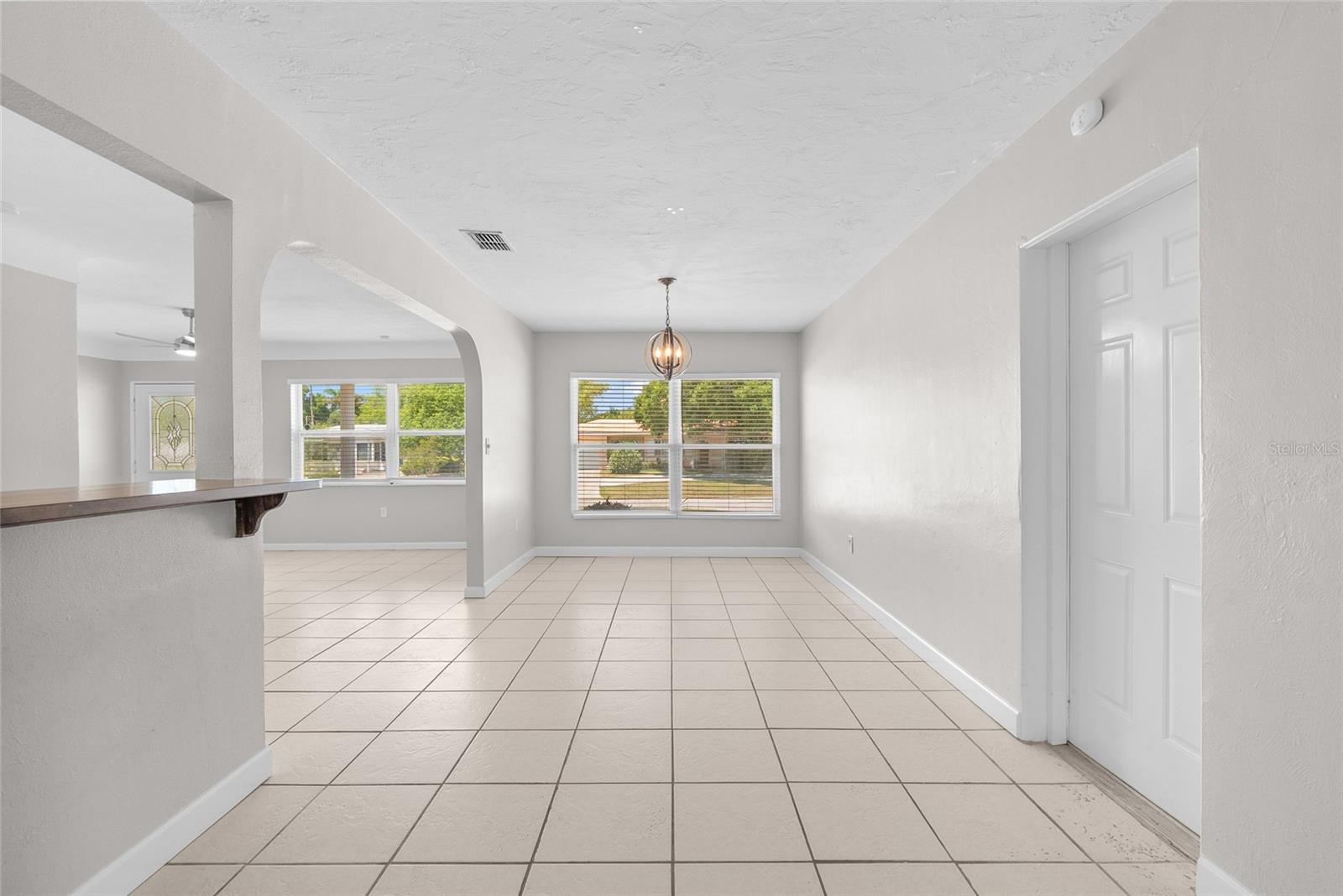 KENNETH CITY UNIT 1 REV - Residential