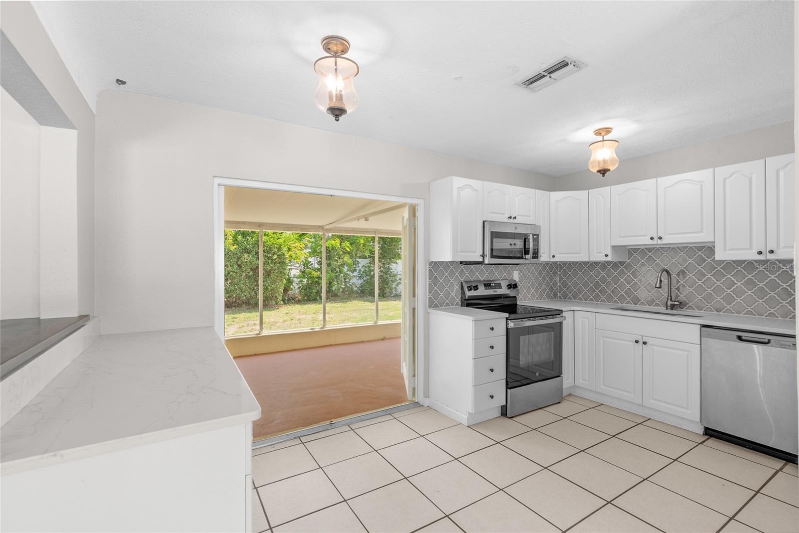 KENNETH CITY UNIT 1 REV - Residential