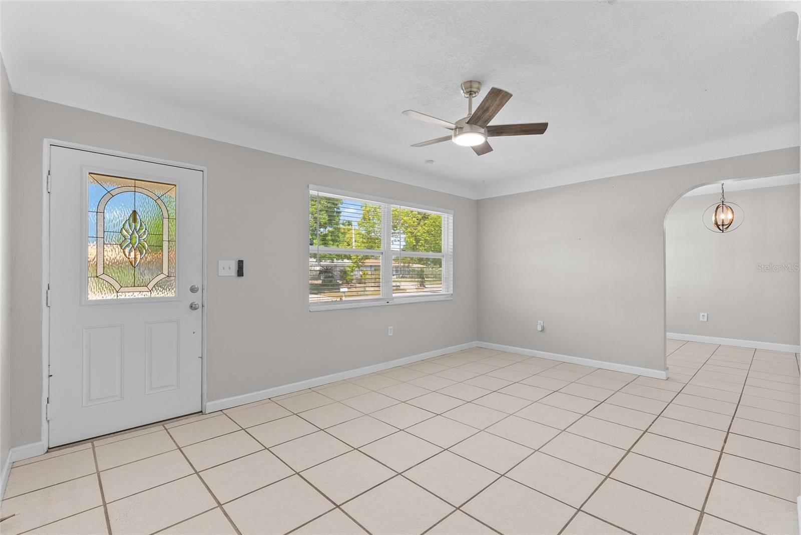 KENNETH CITY UNIT 1 REV - Residential