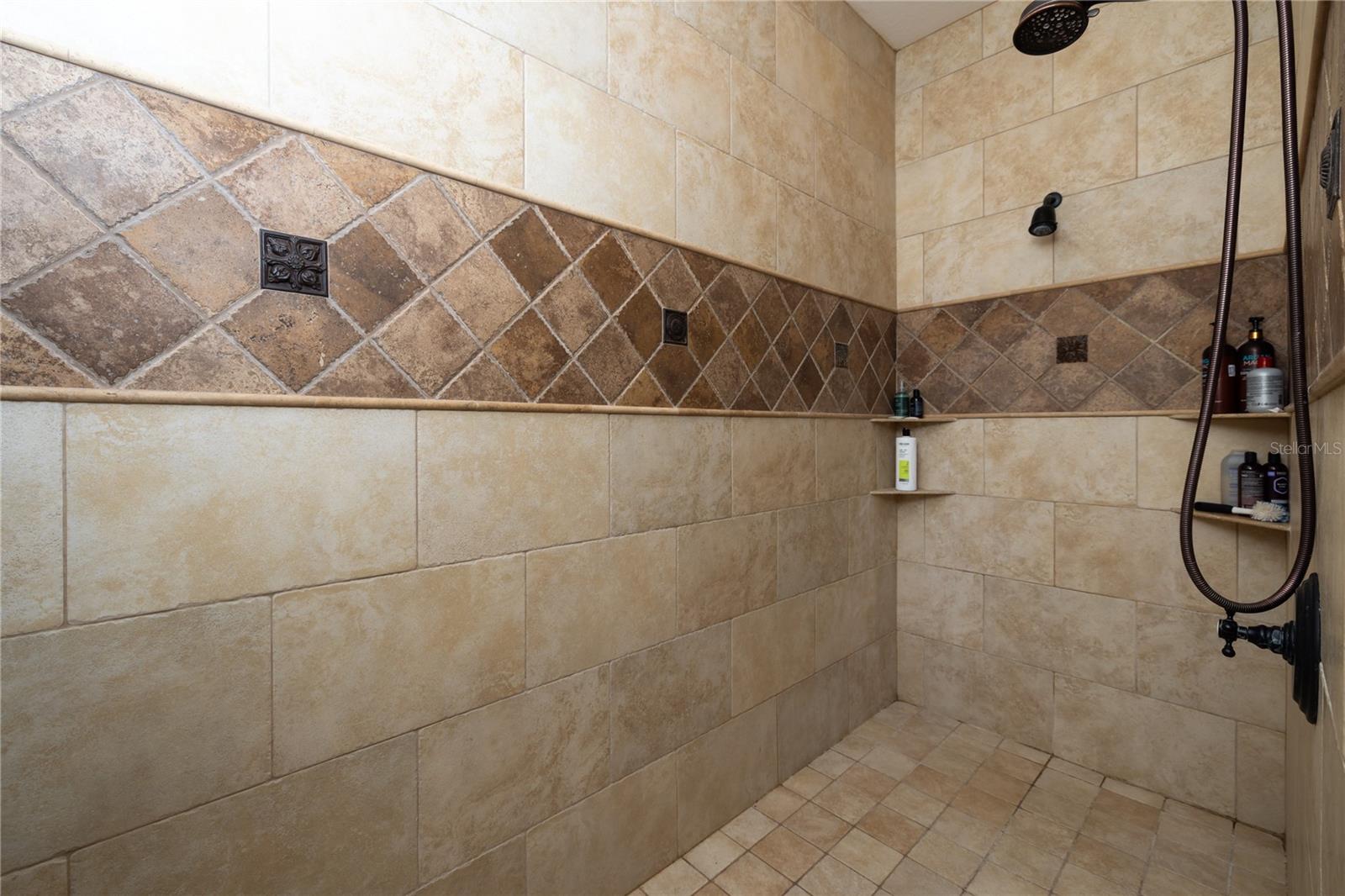 LAKE JESSAMINE SHORES/NORTH FLORIDA SHORES - Residential