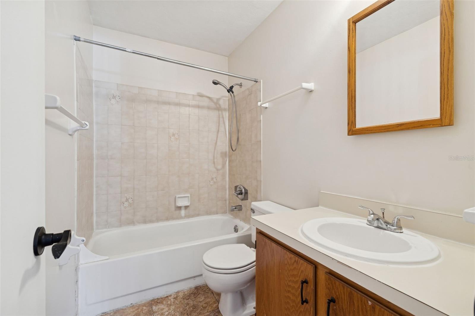 SOUTHFORK OAKS - Residential Lease