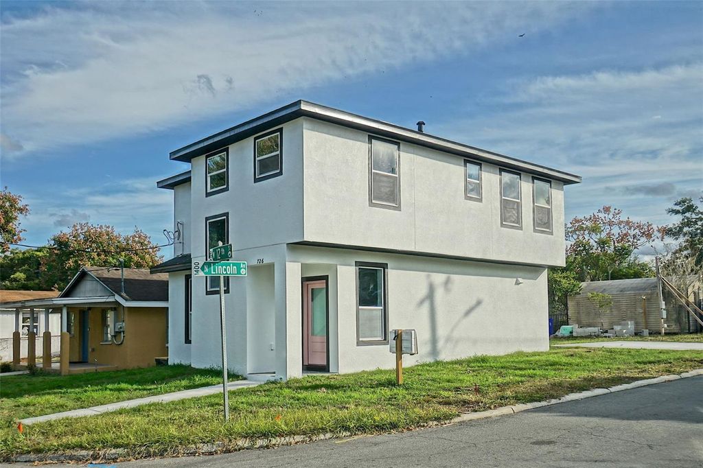 Photo of 726 W 12th Street, Lakeland, FL 33805 (MLS # TB8456123)