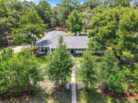 A home in DELAND