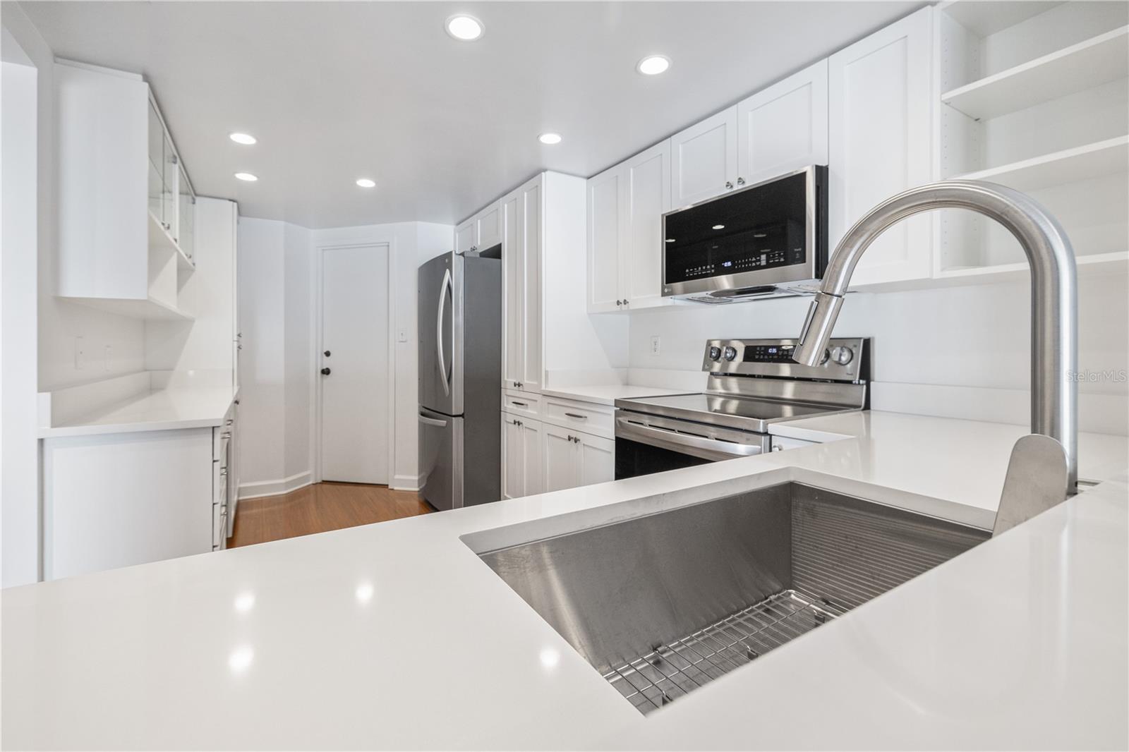 BAYSHORE DIPLOMAT A CONDOMINIU - Residential Lease