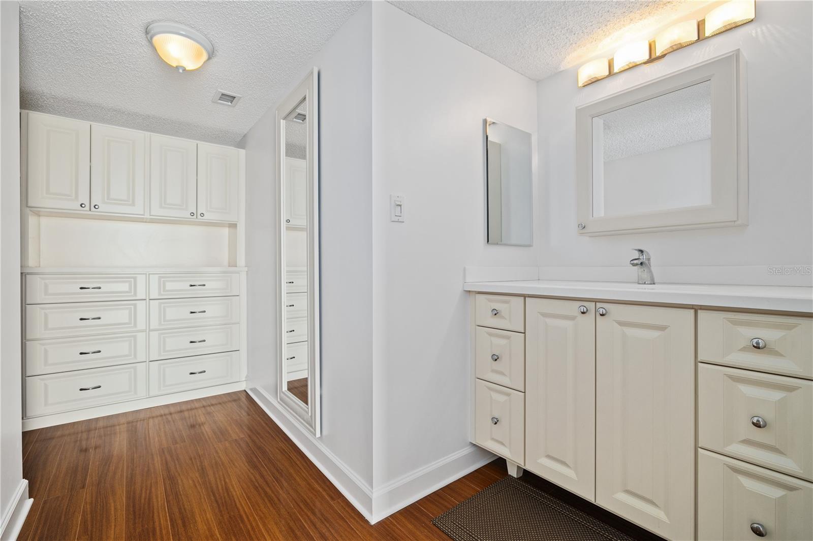 BAYSHORE DIPLOMAT A CONDOMINIU - Residential Lease