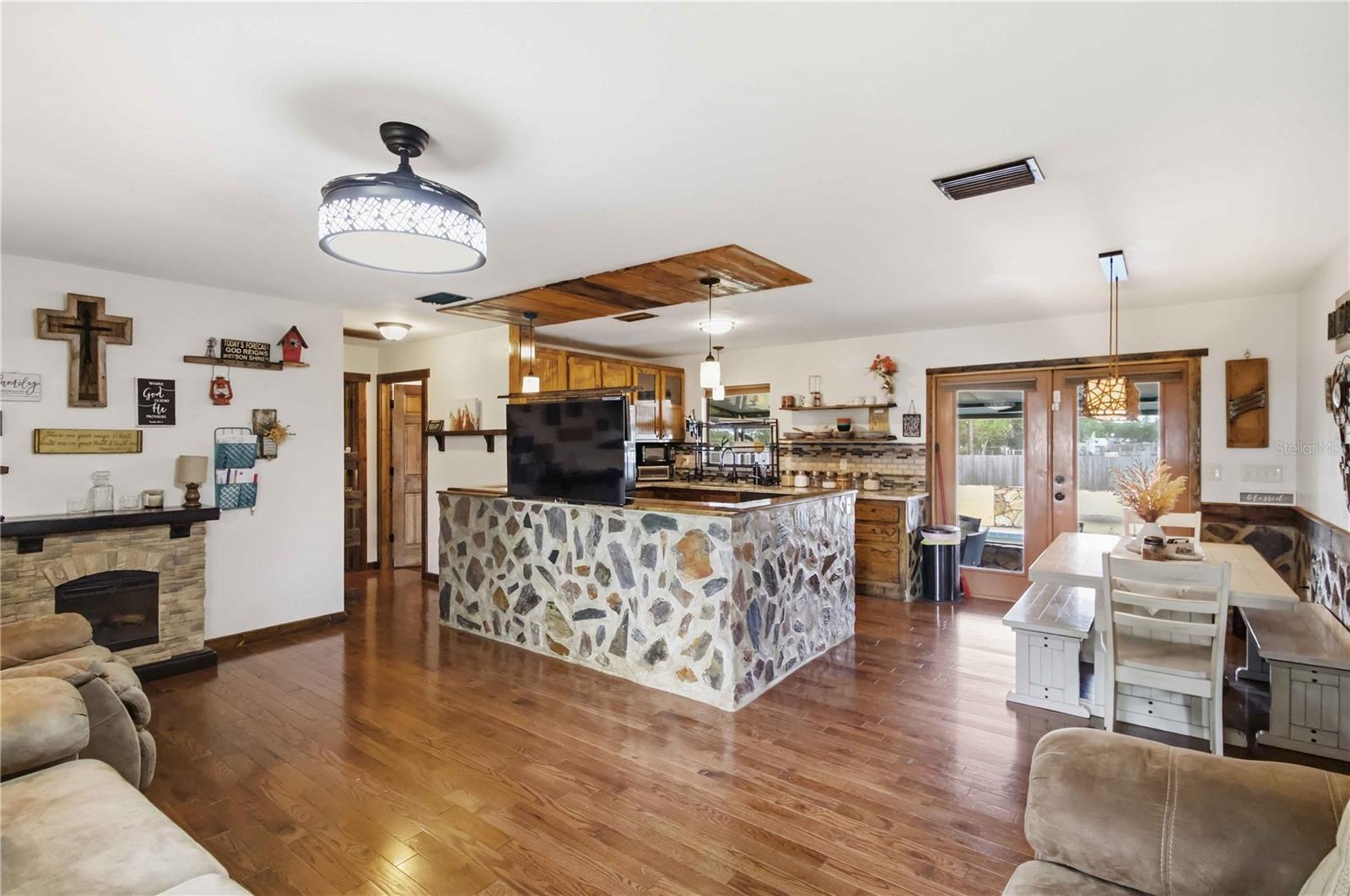 SAN JOSE ESTATES - Residential