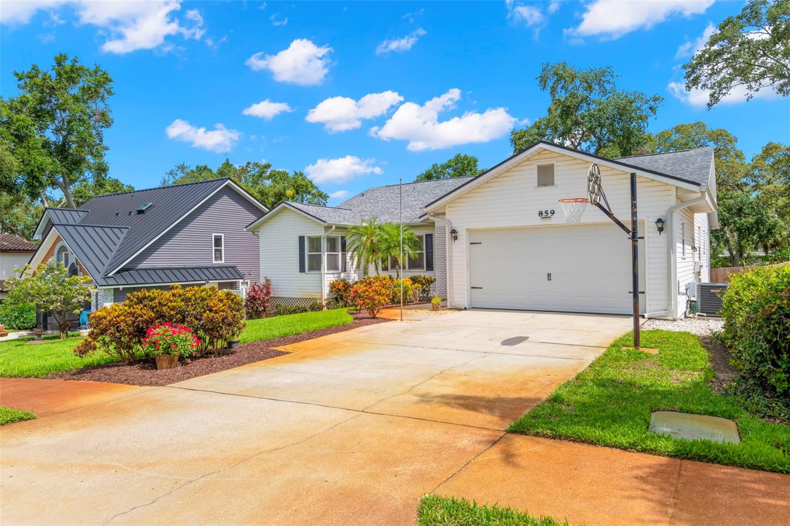 859 HARBOR HILL DRIVE