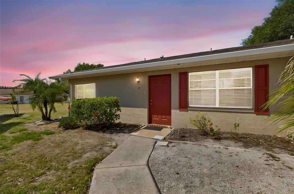 Photo of 1904 Canterbury Lane #5, Sun City Center, FL 33573 (MLS # TB8498130)