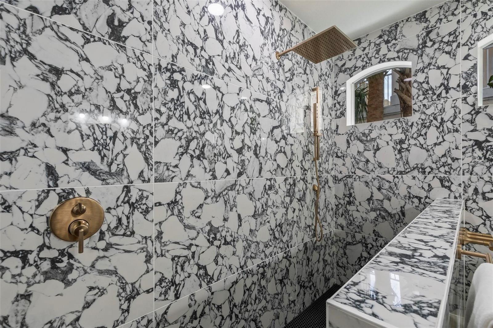 GRAND VISTA - Residential