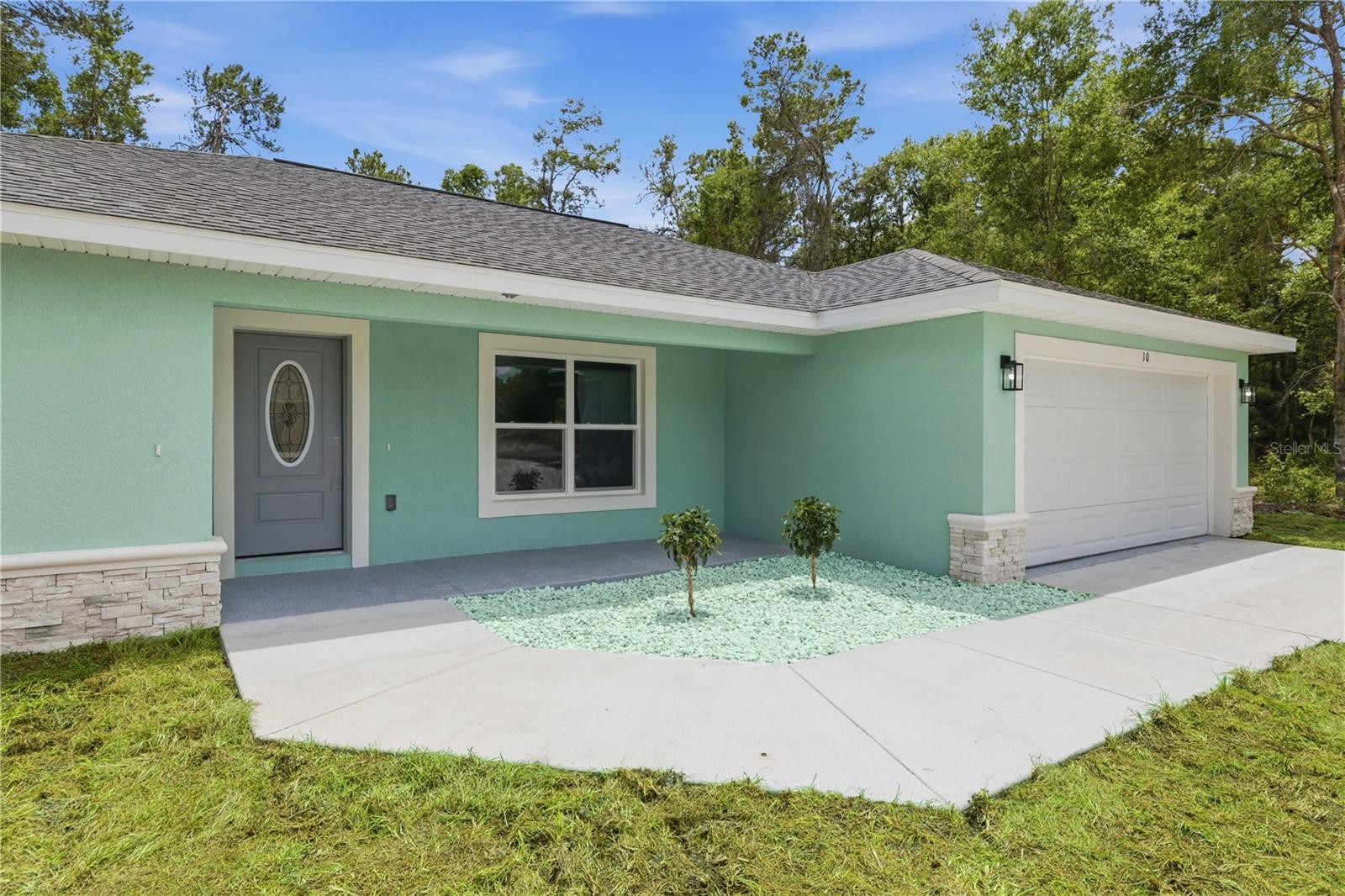10 BAY LANE