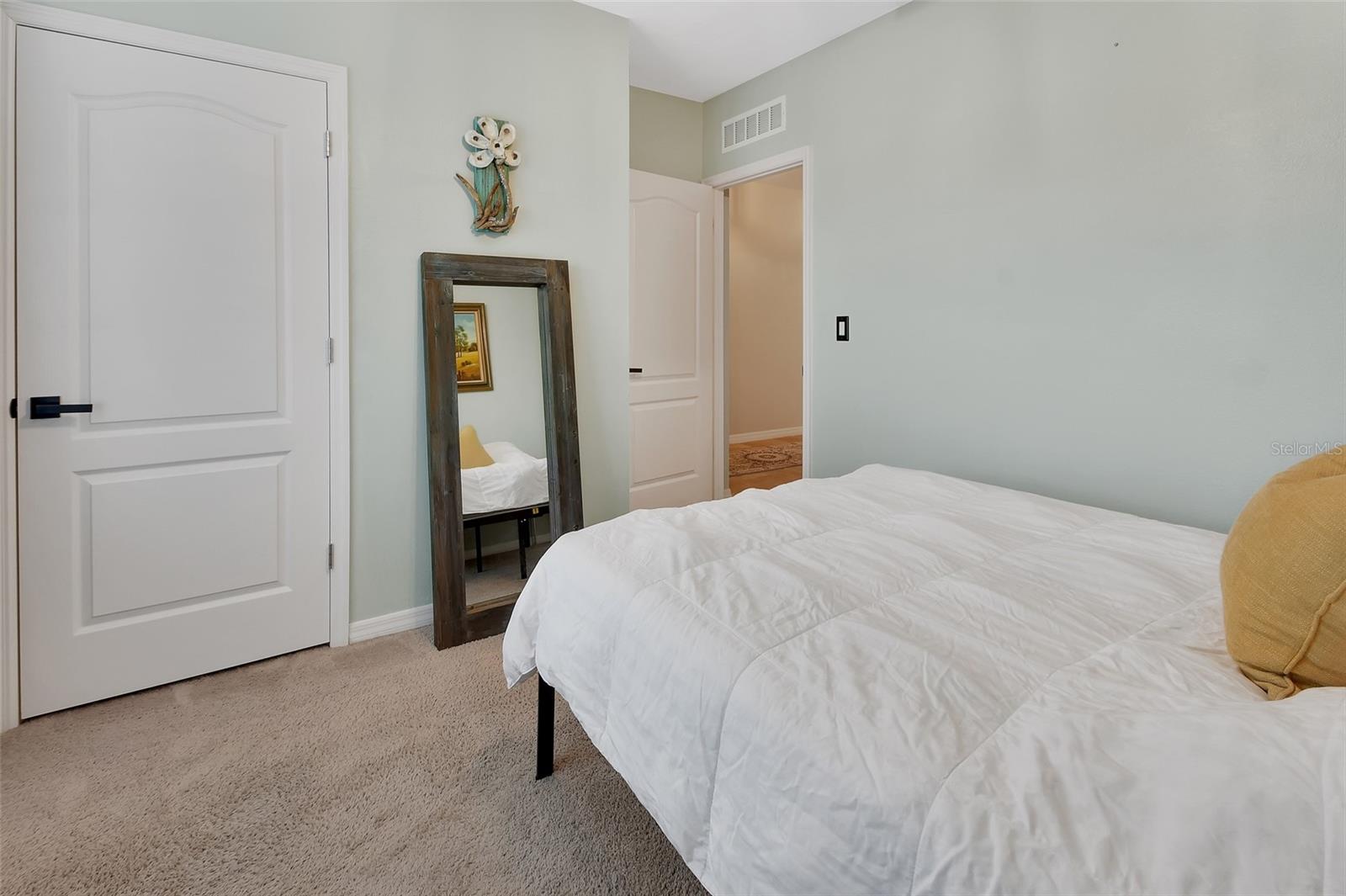 JACOBS LNDG - Residential