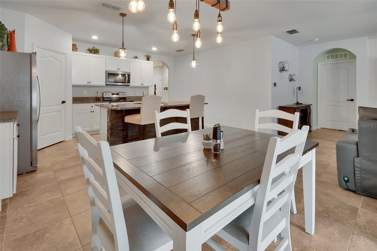 JACOBS LNDG - Residential