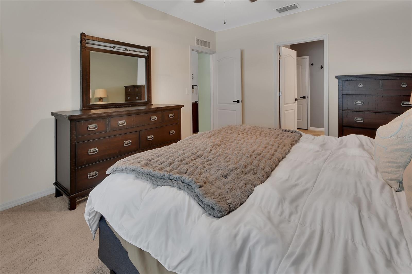 JACOBS LNDG - Residential