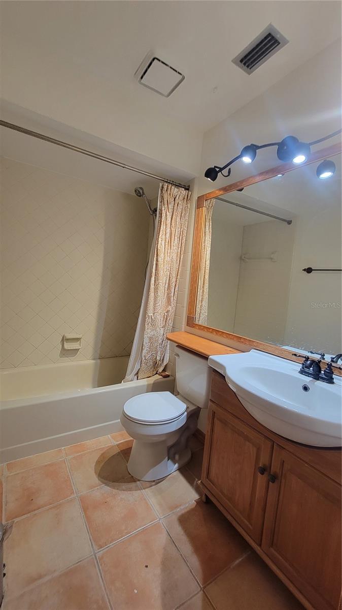 VINEYARD CONDO PH 04 - Residential