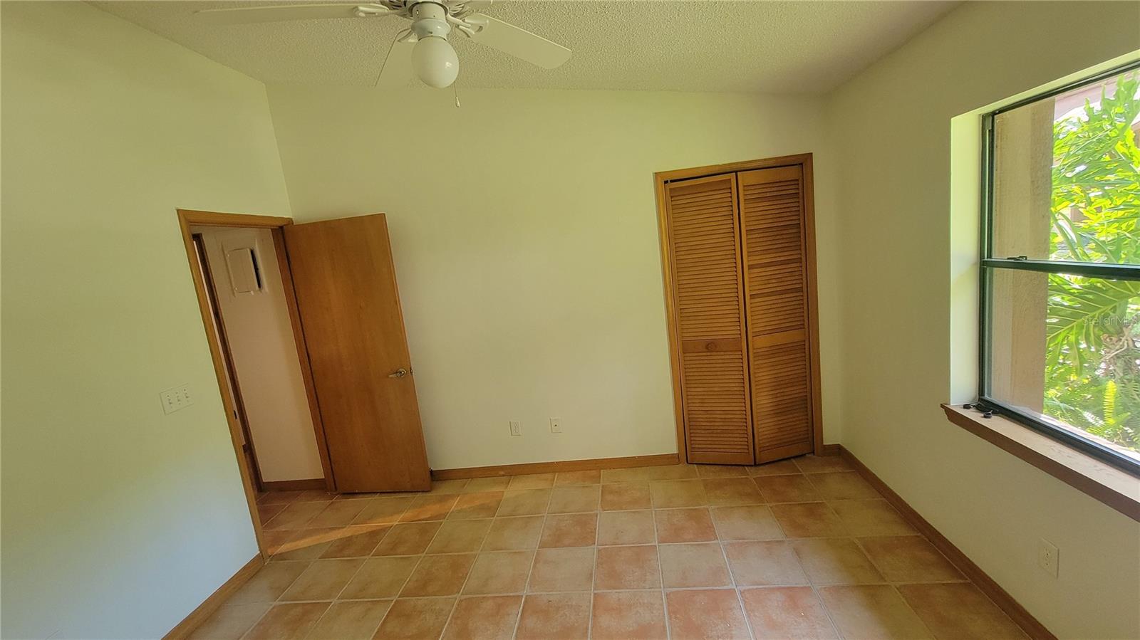 VINEYARD CONDO PH 04 - Residential