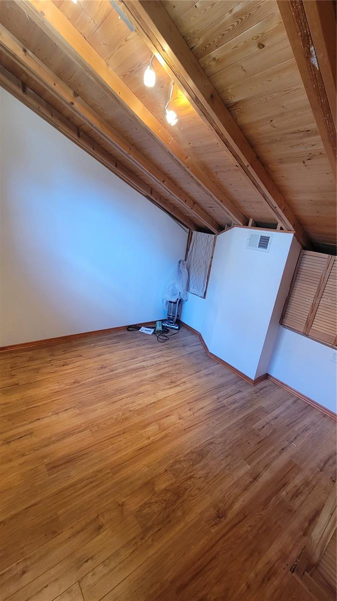 VINEYARD CONDO PH 04 - Residential