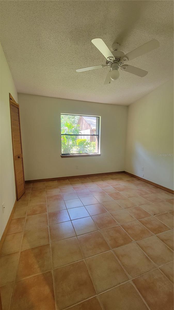 VINEYARD CONDO PH 04 - Residential