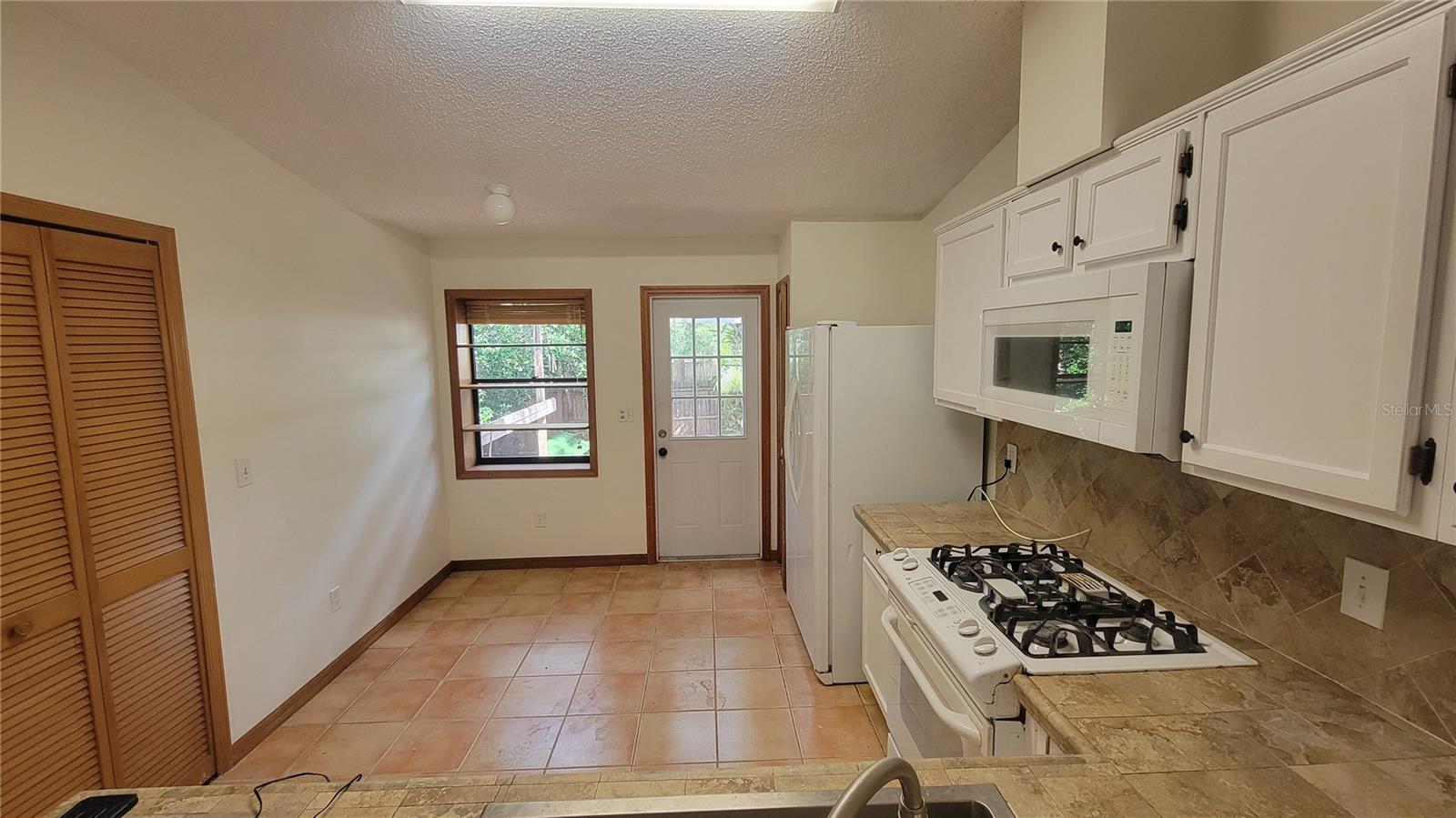 VINEYARD CONDO PH 04 - Residential