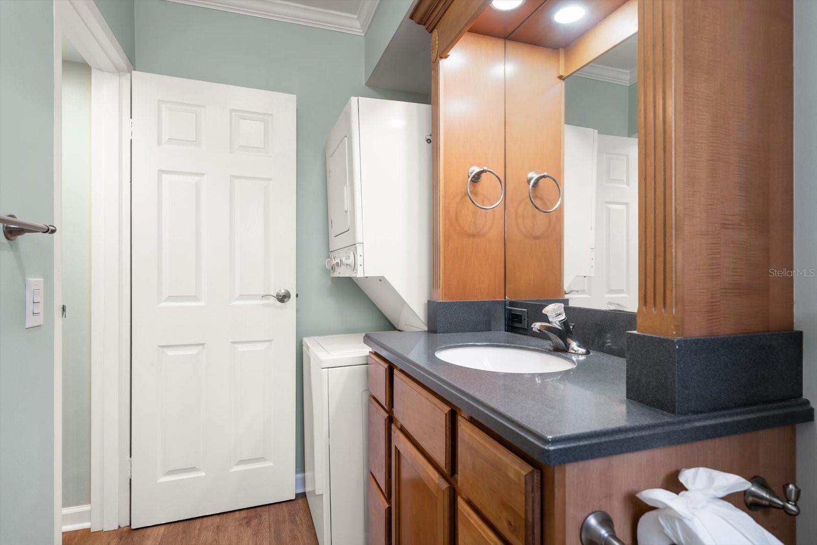 VICTORIA THE CONDO - Residential