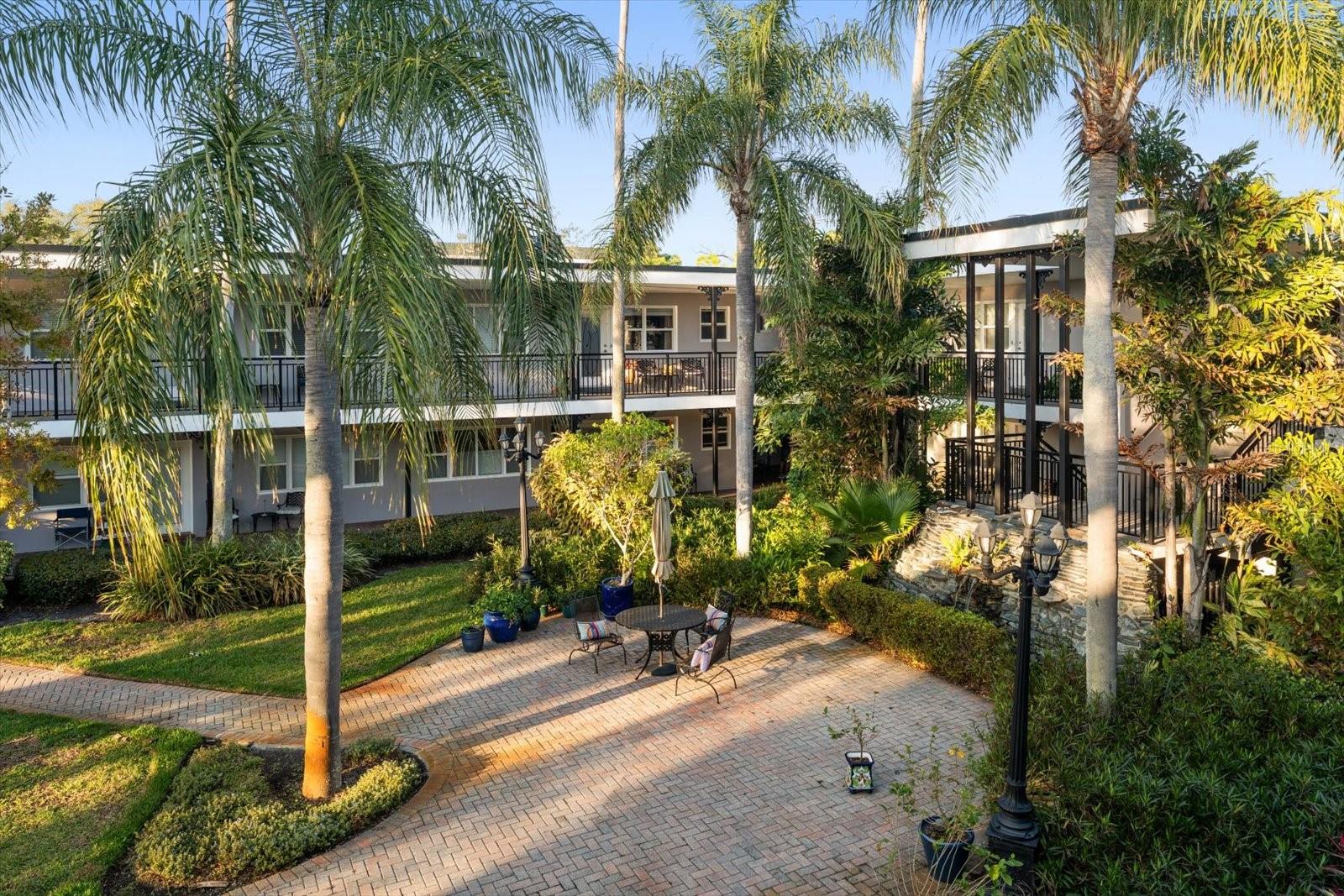 VICTORIA THE CONDO - Residential