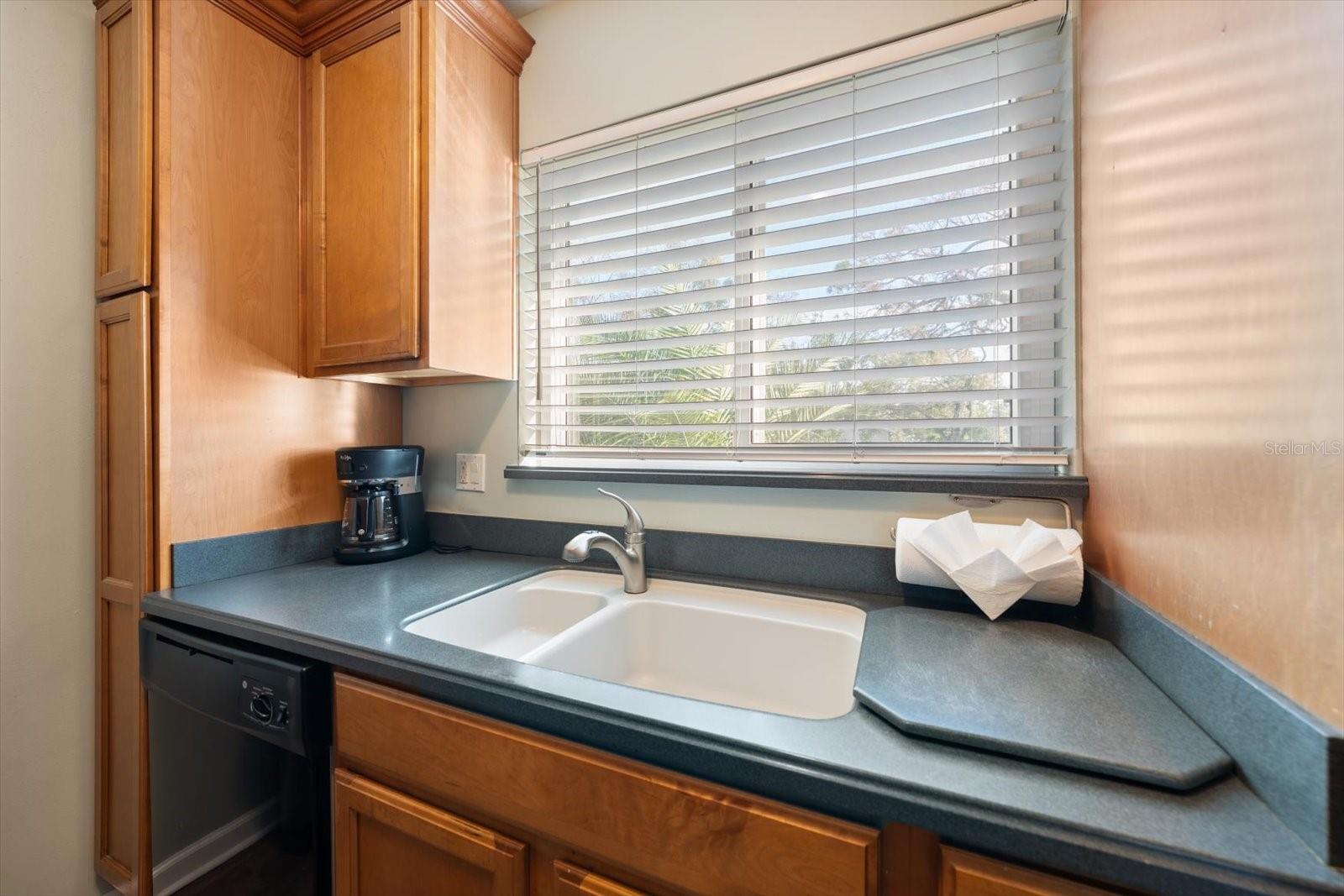 VICTORIA THE CONDO - Residential