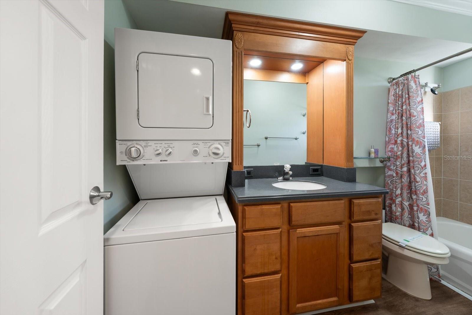 VICTORIA THE CONDO - Residential