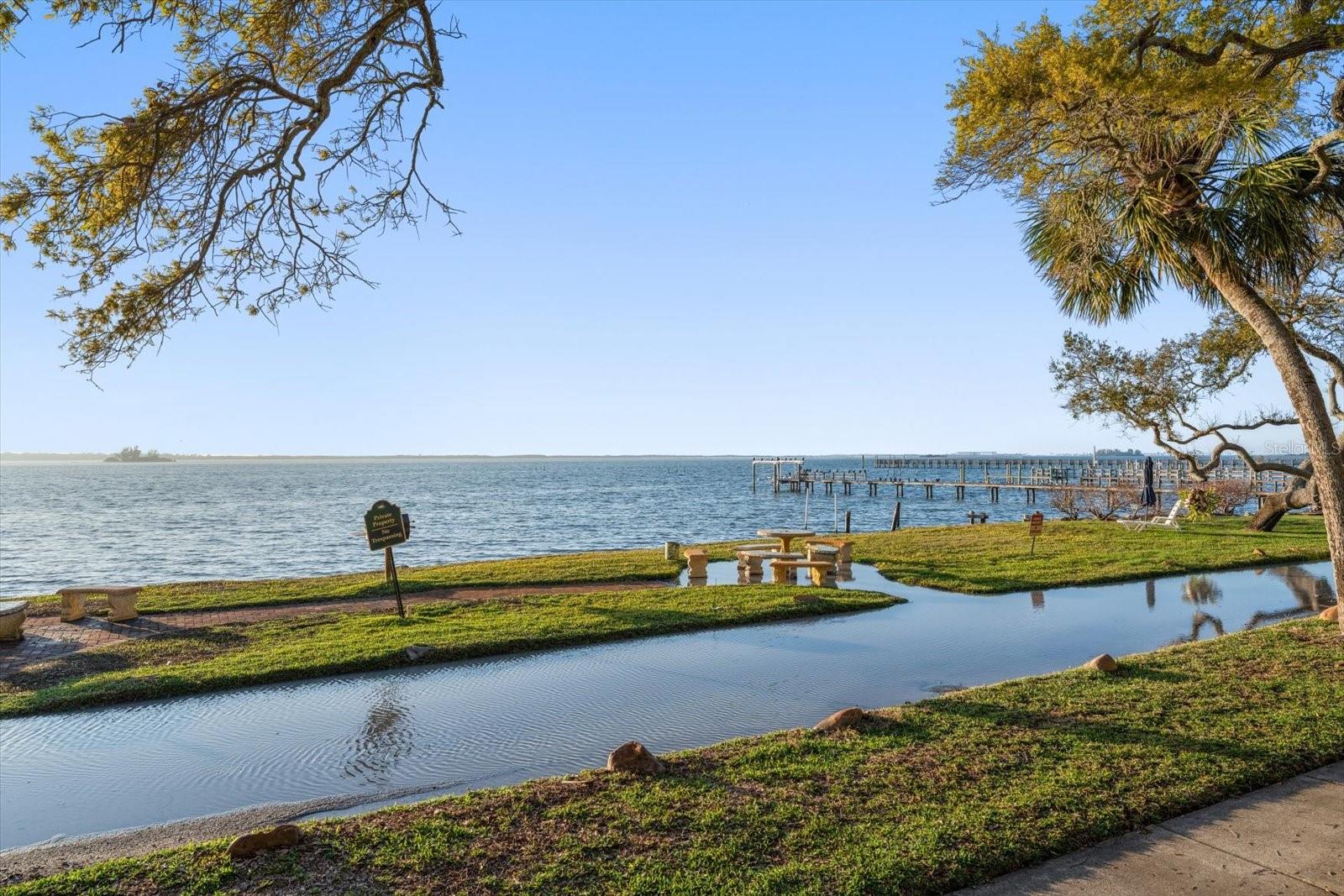 VICTORIA THE CONDO - Residential