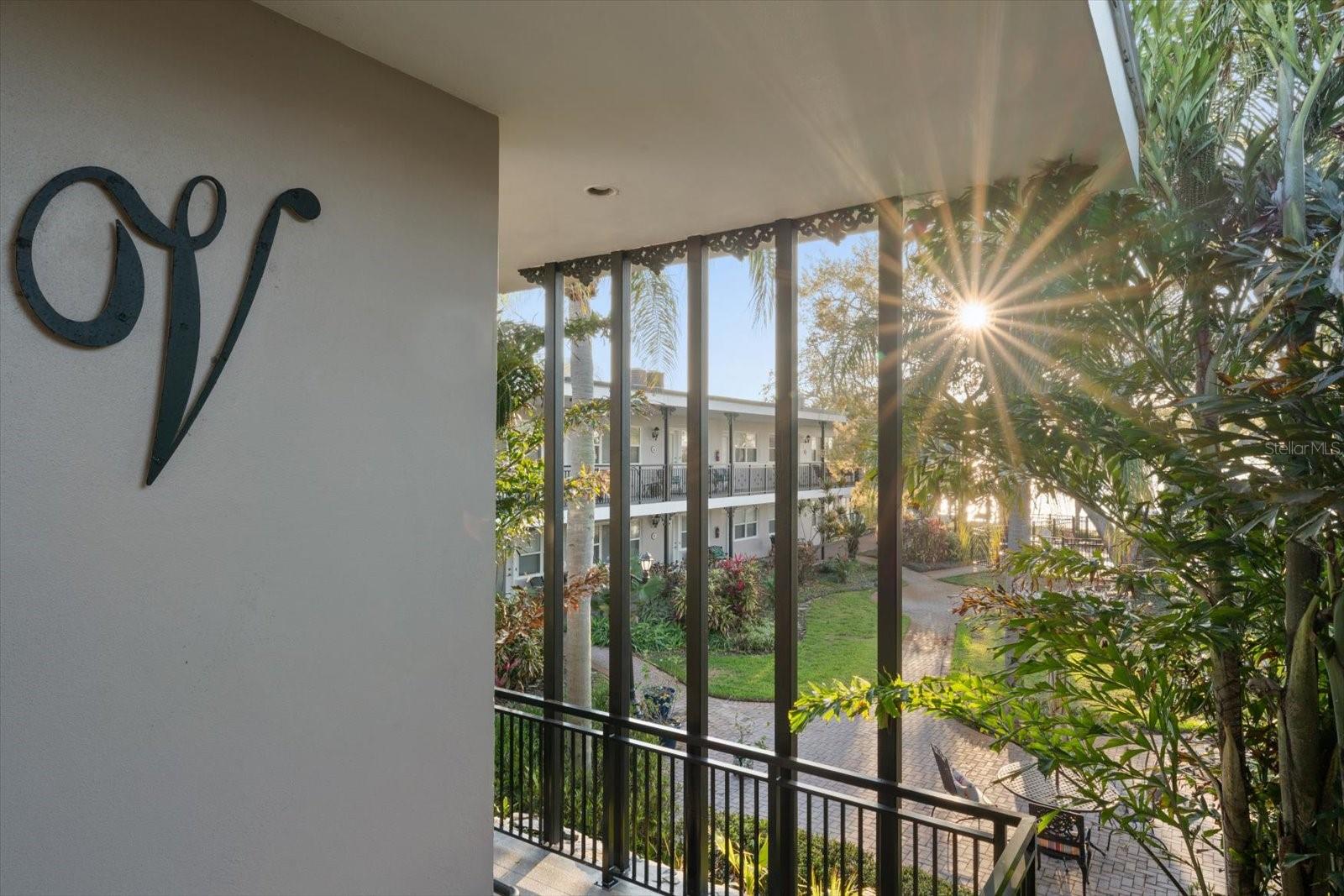 VICTORIA THE CONDO - Residential