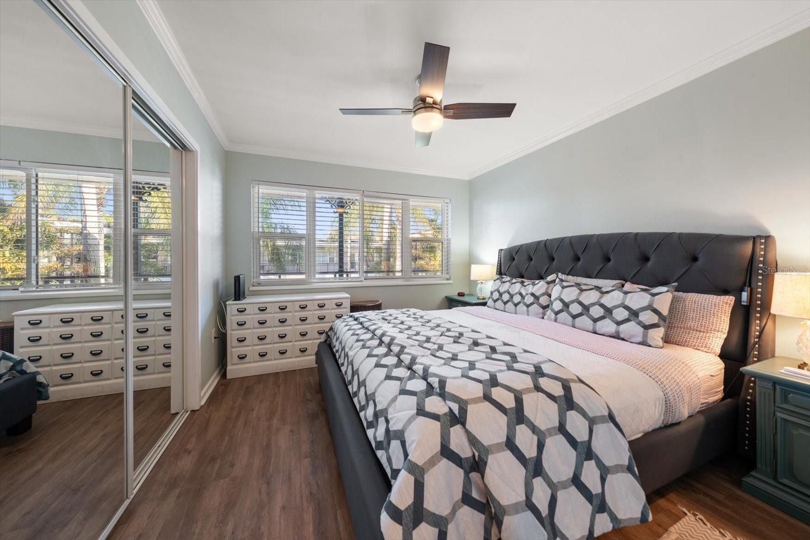 VICTORIA THE CONDO - Residential