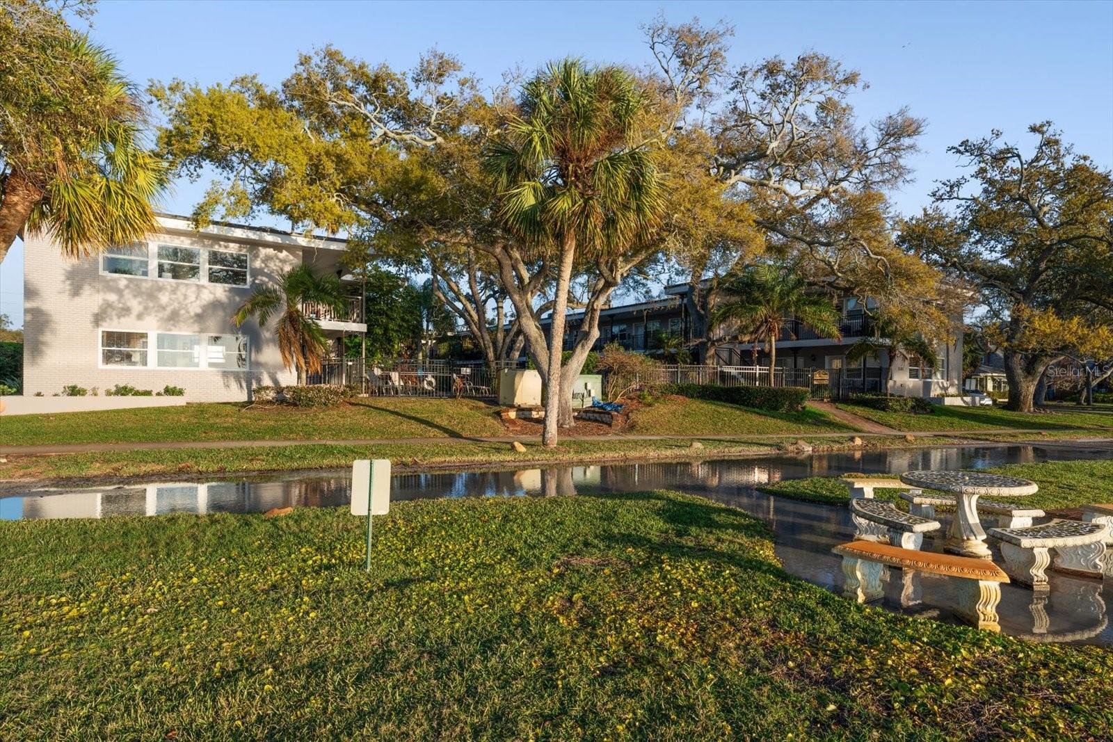 VICTORIA THE CONDO - Residential