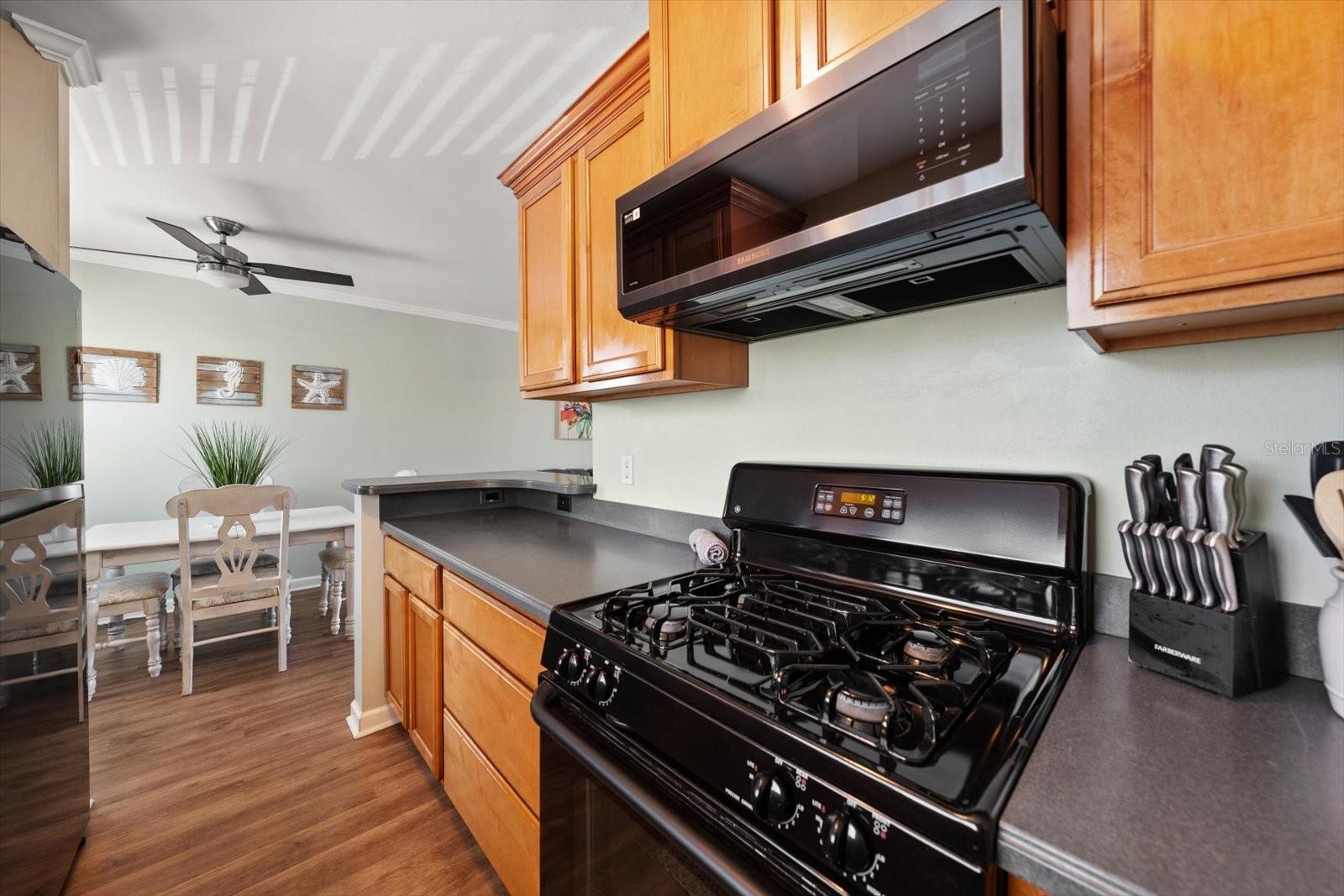 VICTORIA THE CONDO - Residential