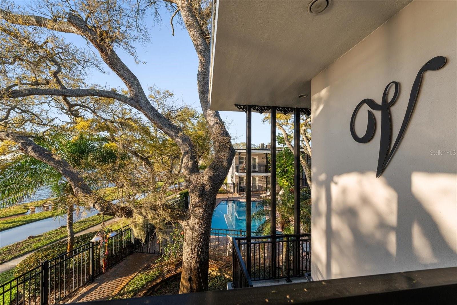 VICTORIA THE CONDO - Residential