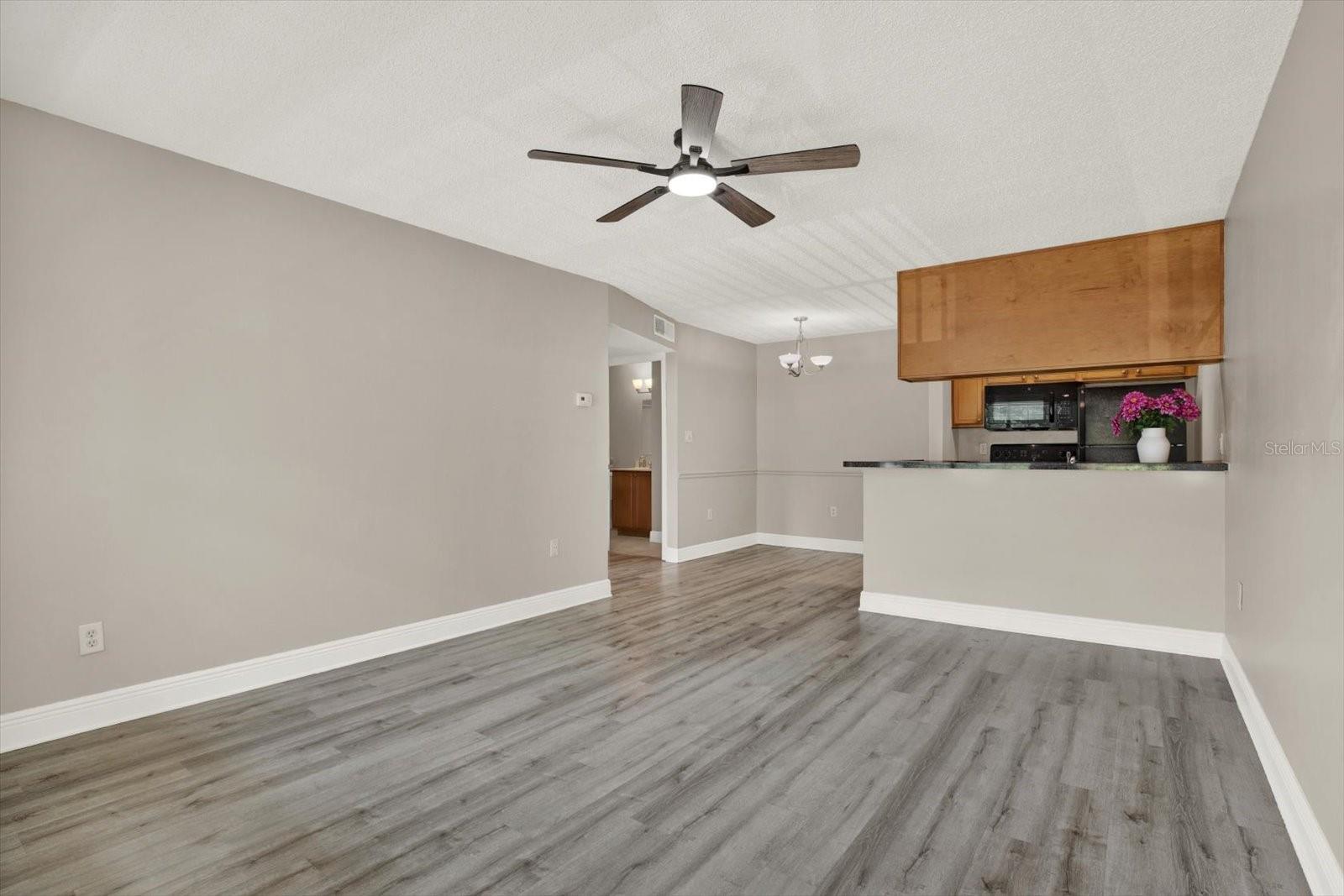 308 LAKE PARSONS GREEN 203