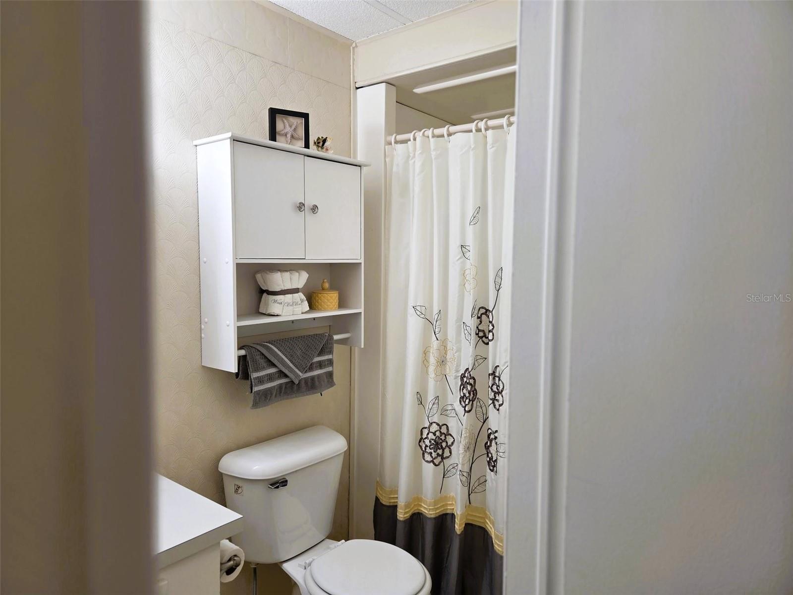 OAKWOOD MANOR - Residential