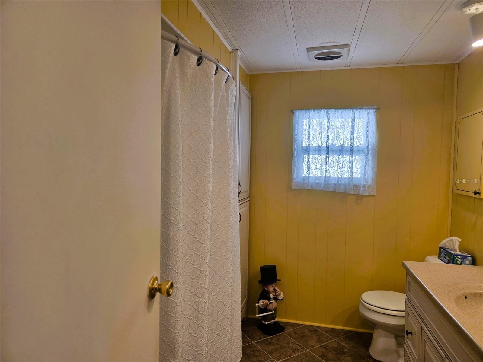 OAKWOOD MANOR - Residential