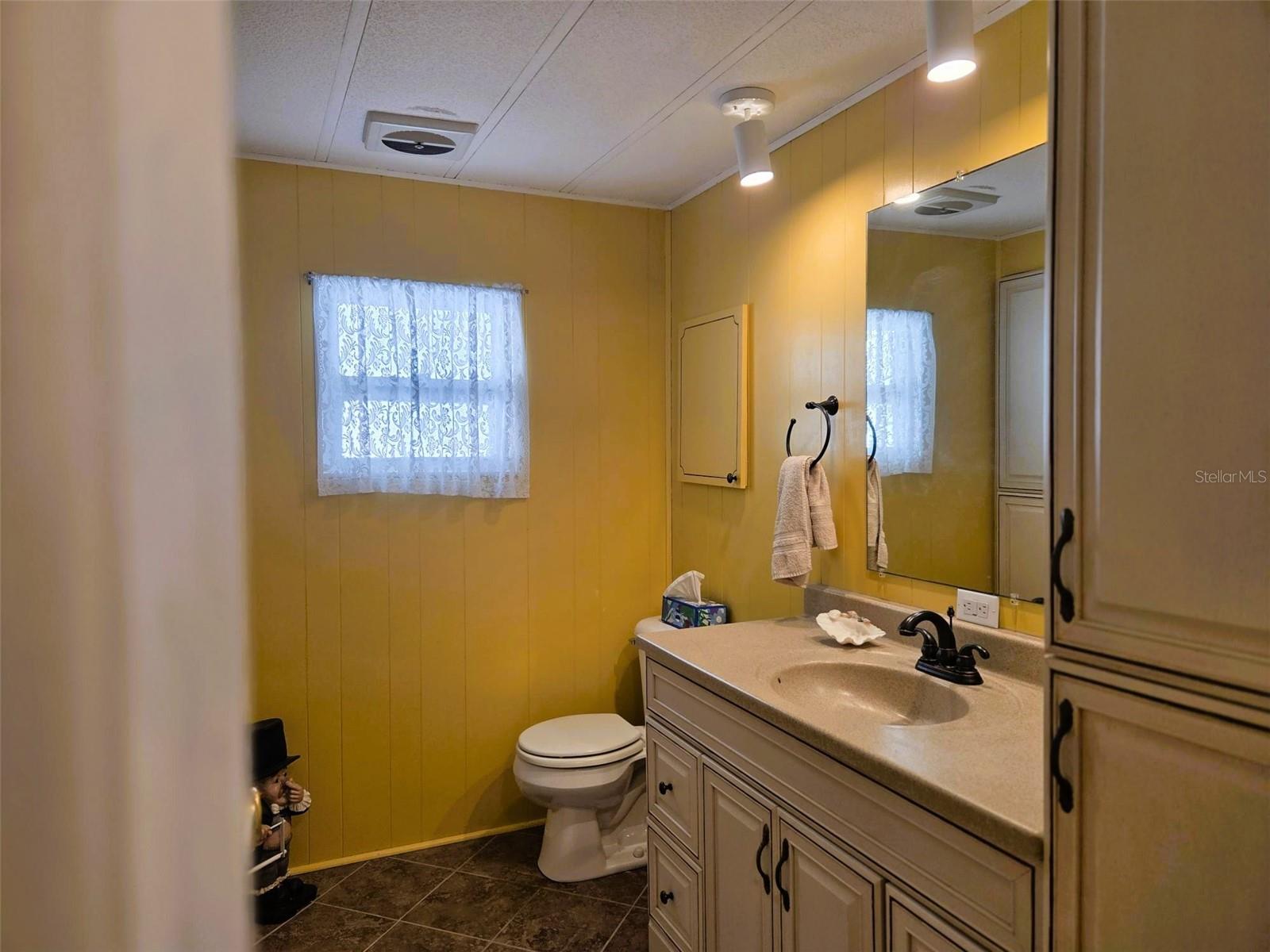 OAKWOOD MANOR - Residential