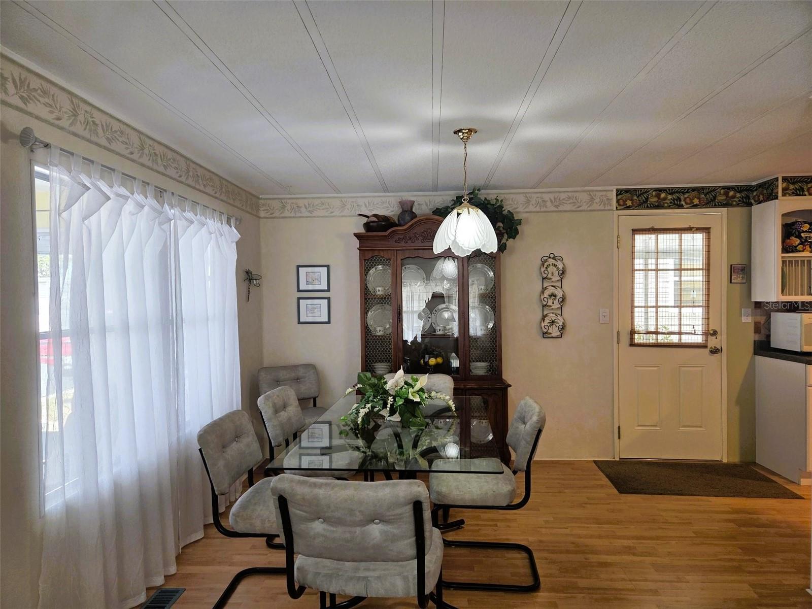 OAKWOOD MANOR - Residential