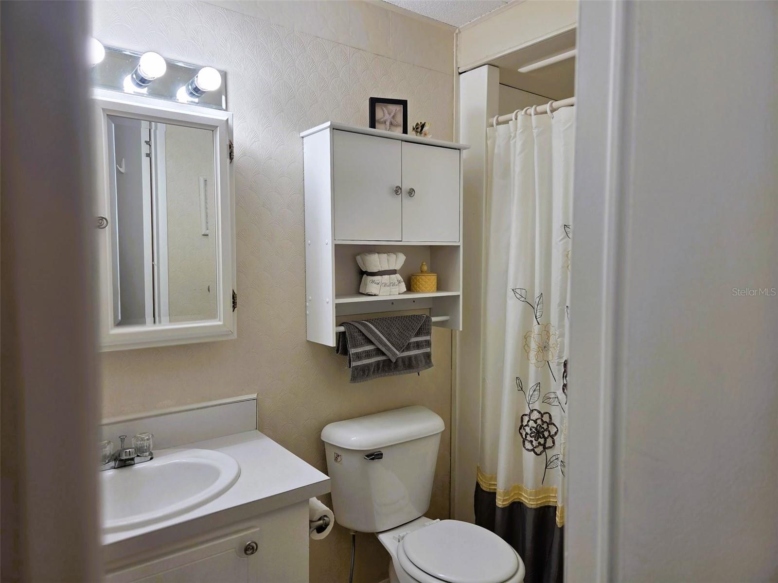 OAKWOOD MANOR - Residential