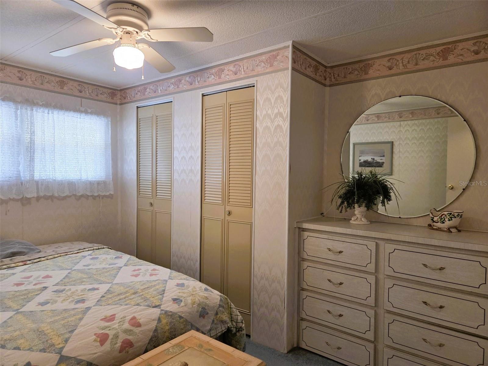 OAKWOOD MANOR - Residential